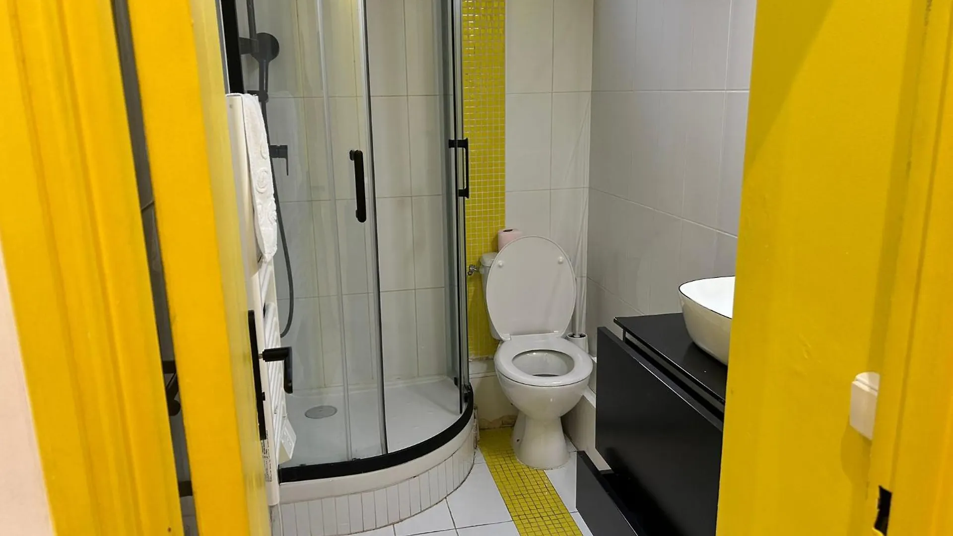 Modern Apartment - Batignolles París