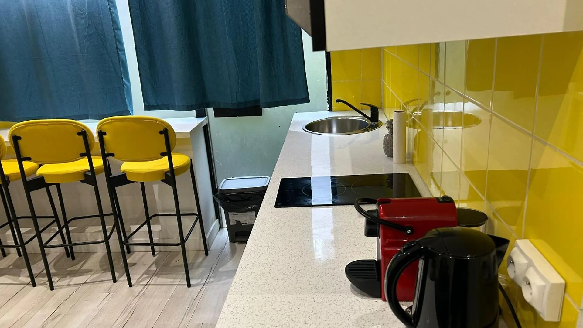 Modern Apartment - Batignolles París Francia