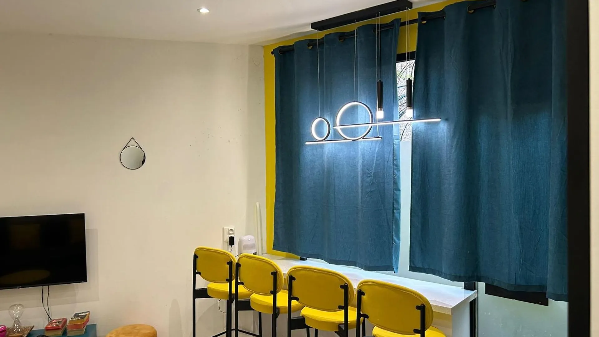 Modern Apartment - Batignolles Paris
